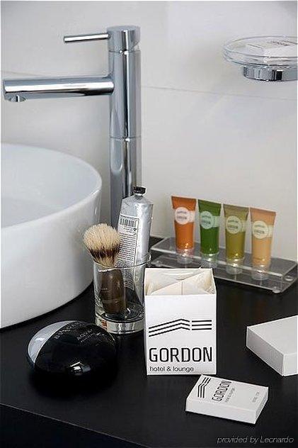 Hotel Olive Gordon By The 3*